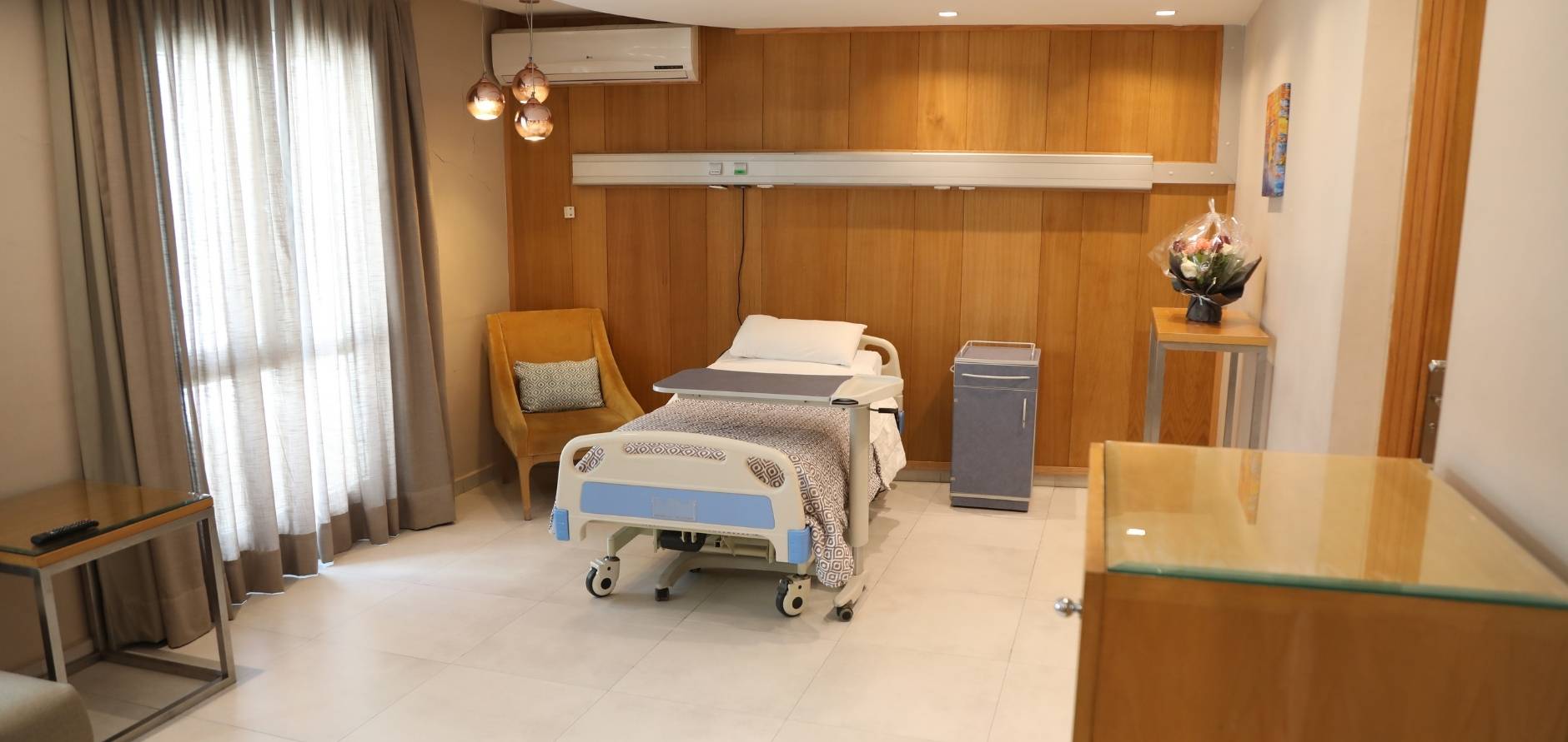 chambre patient haut de gamme dans la clinique l'hermitage